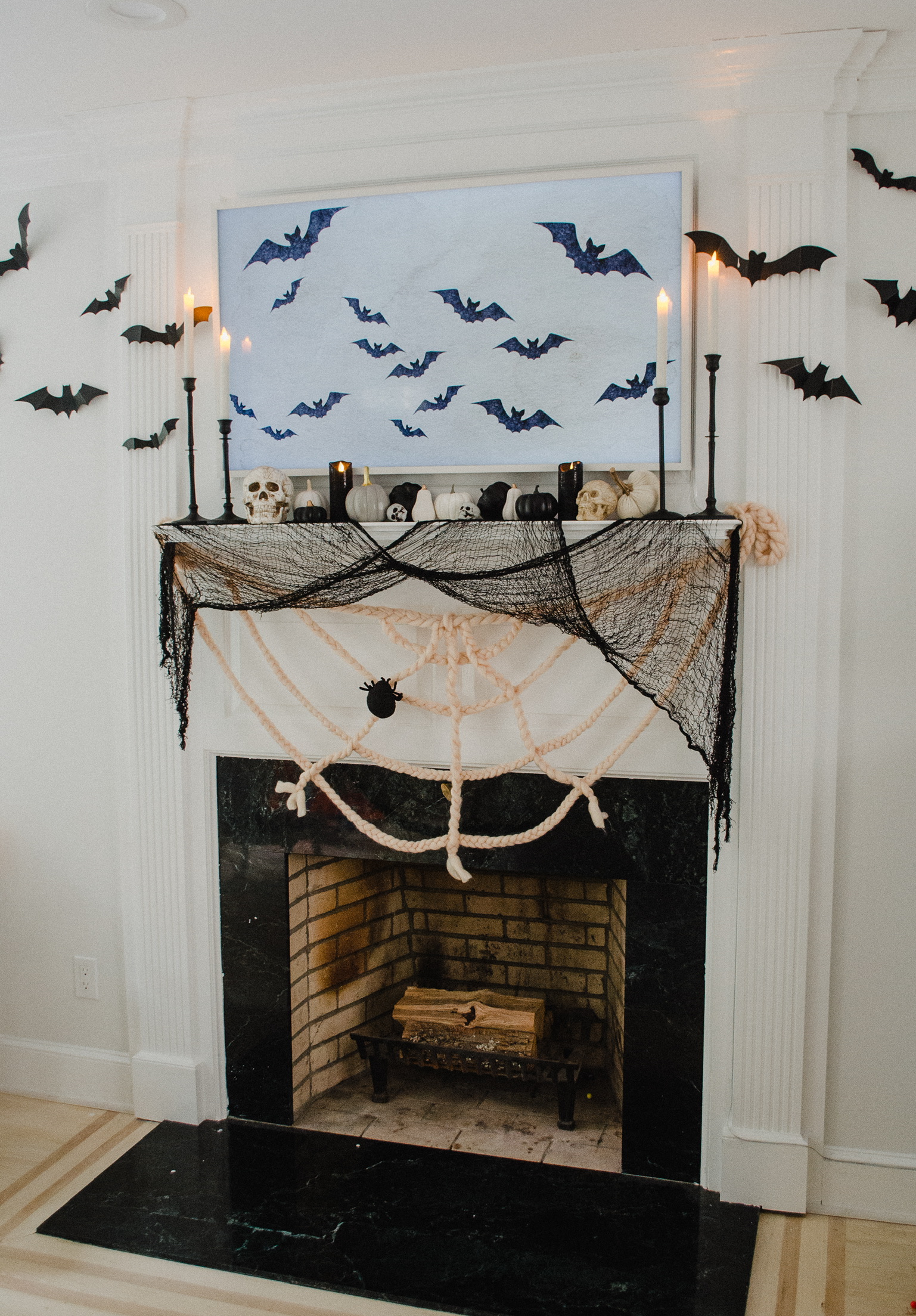 Connecticut life and style blogger Lauren McBride shares her Halloween Inspired Mantle just in time for spooky season.