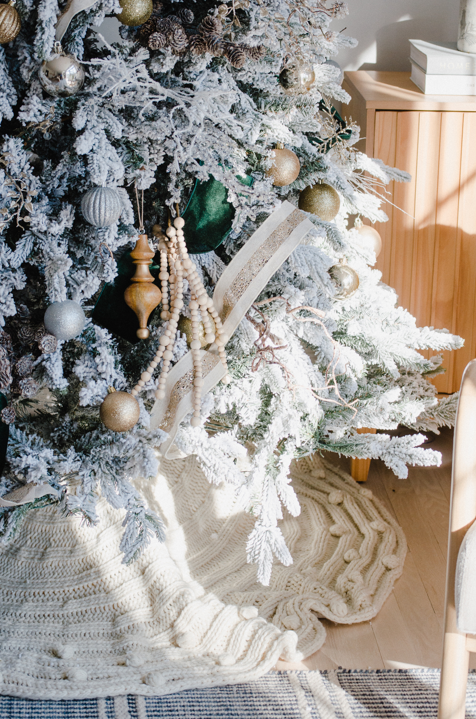 Connecticut Lifestyle blogger Lauren McBride shares a photo of her Christmas tree.