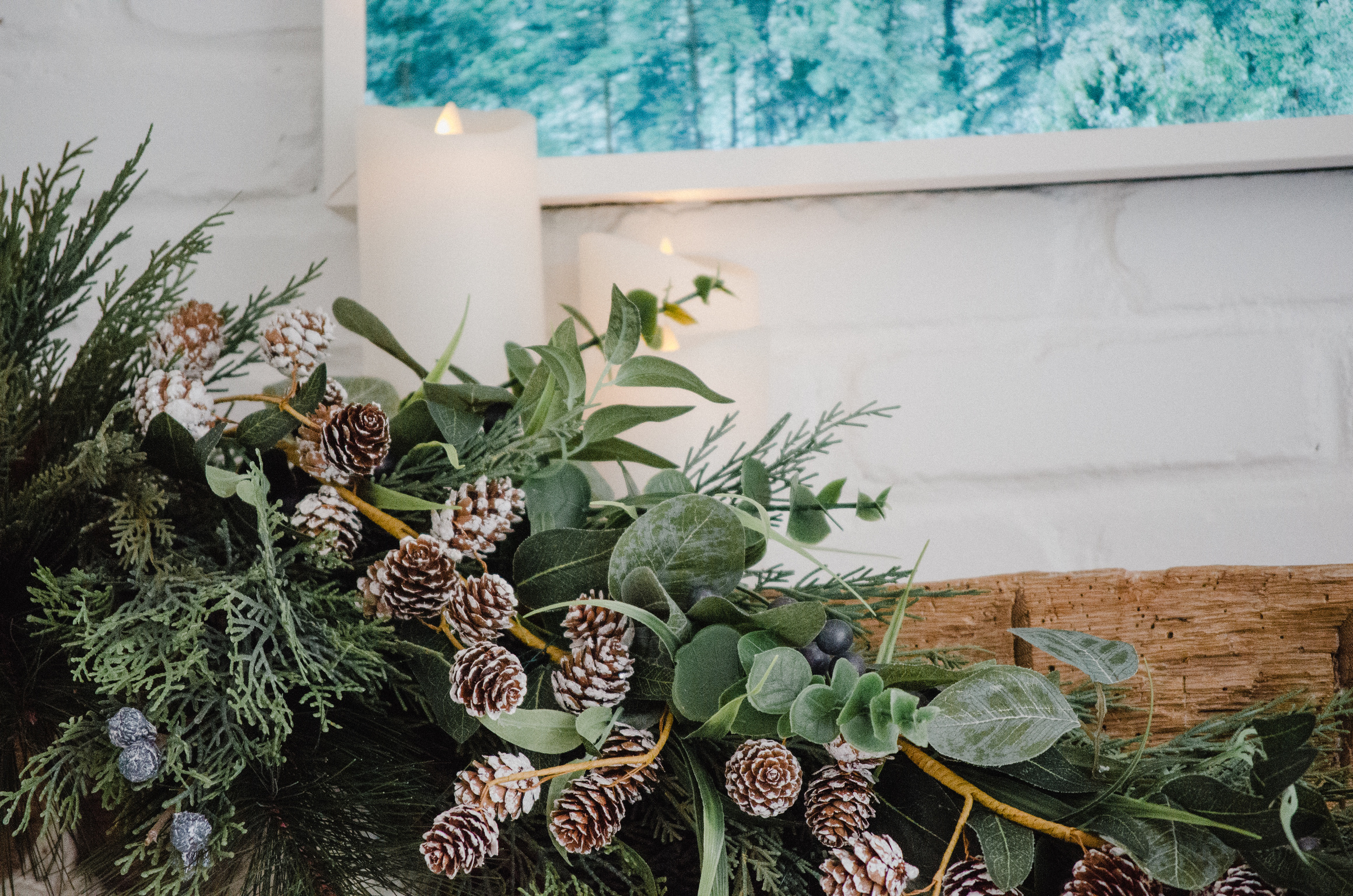 Connecticut Lifestyle blogger Lauren McBride shares a photo of her holiday mantel.