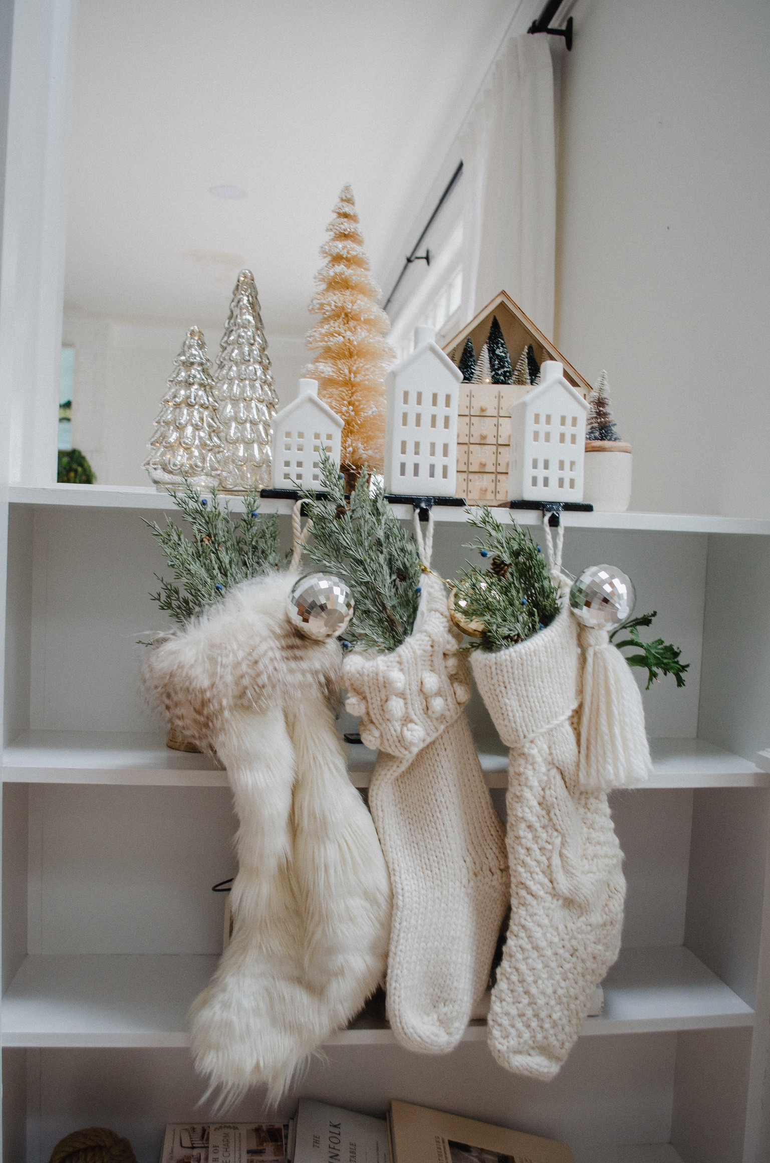 How To Hang Stockings On A Mantel Without Nails, According To An Expert