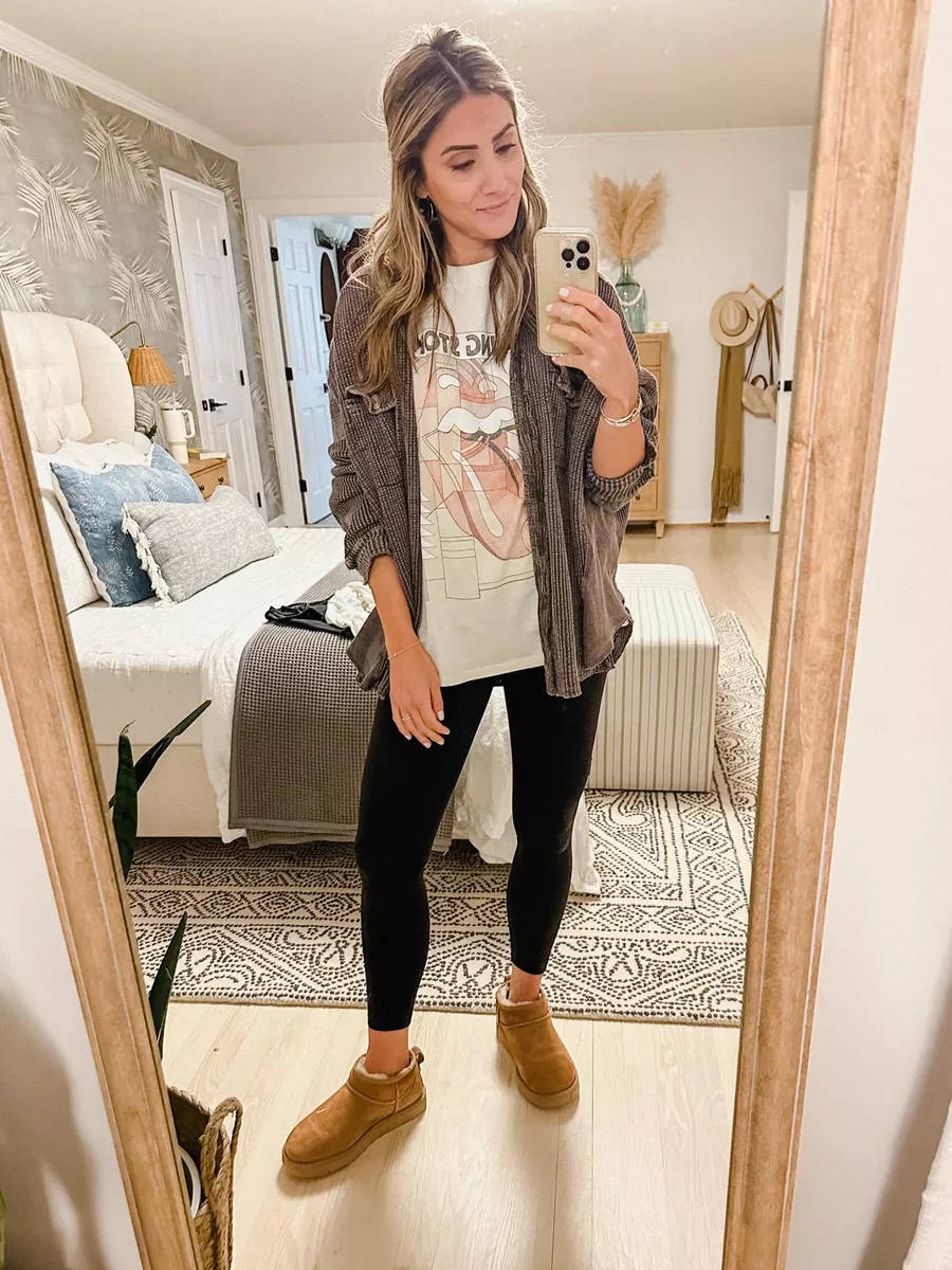 Black Leggings 44 Outfit Ideas For Women To Try Next Week 2020  Outfits with  leggings, Black leggings outfit, Casual fall outfits